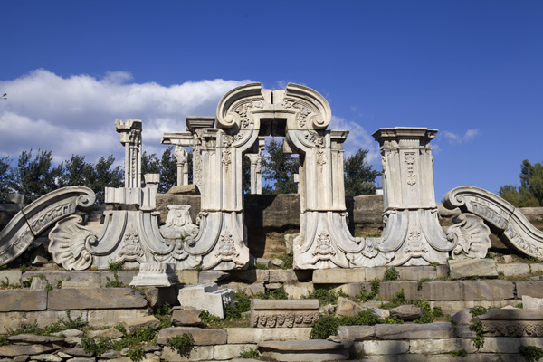 Yuan Ming Yuan Grand Pillar
